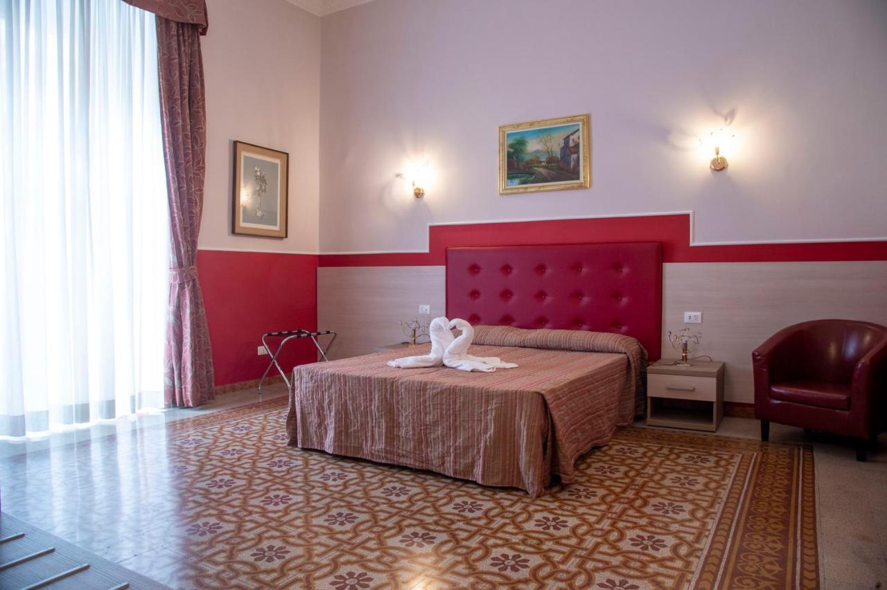 Domus Napoleone Hotell Roma Eksteriør bilde