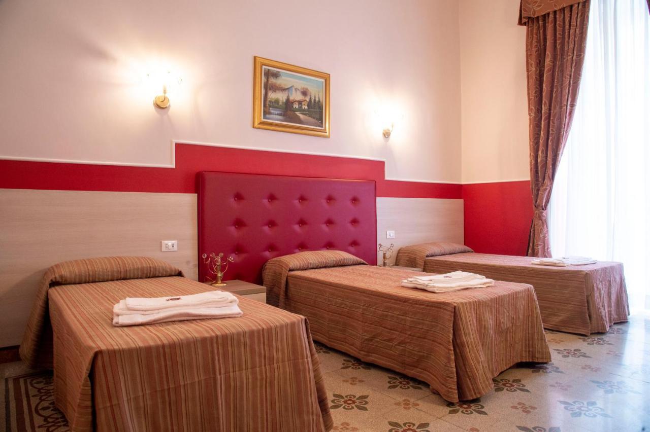 Domus Napoleone Hotell Roma Eksteriør bilde