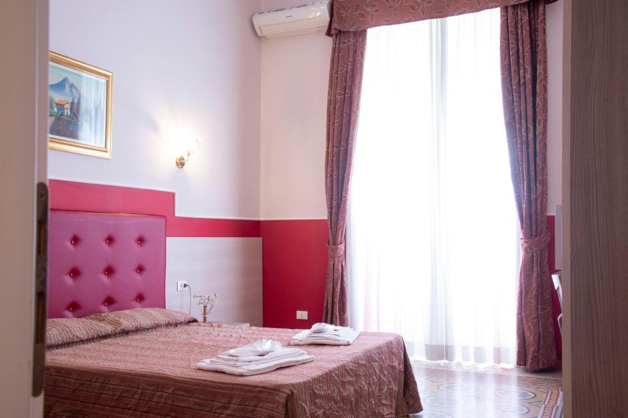 Domus Napoleone Hotell Roma Eksteriør bilde
