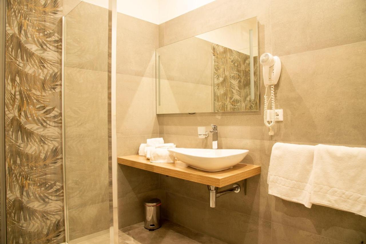 Domus Napoleone Hotell Roma Eksteriør bilde