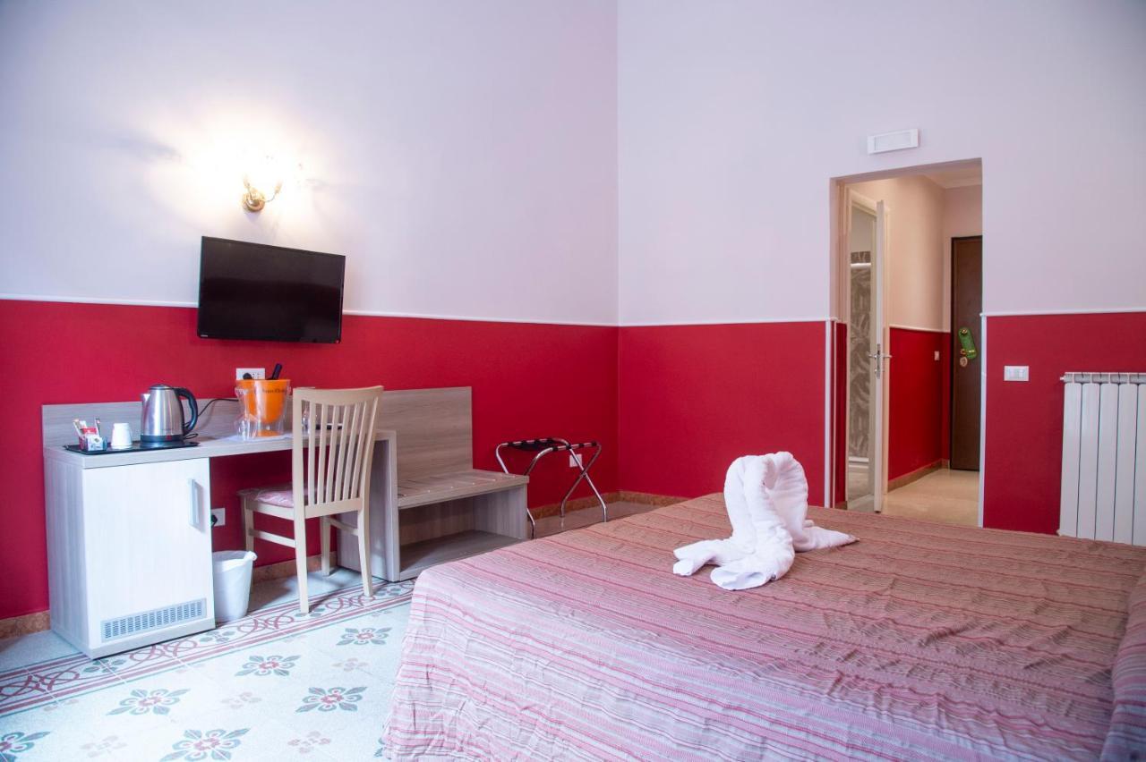 Domus Napoleone Hotell Roma Eksteriør bilde