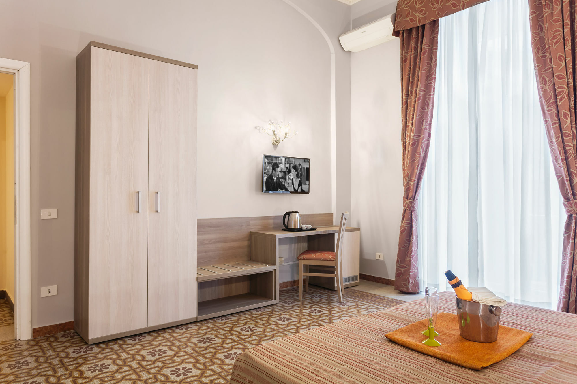 Domus Napoleone Hotell Roma Eksteriør bilde